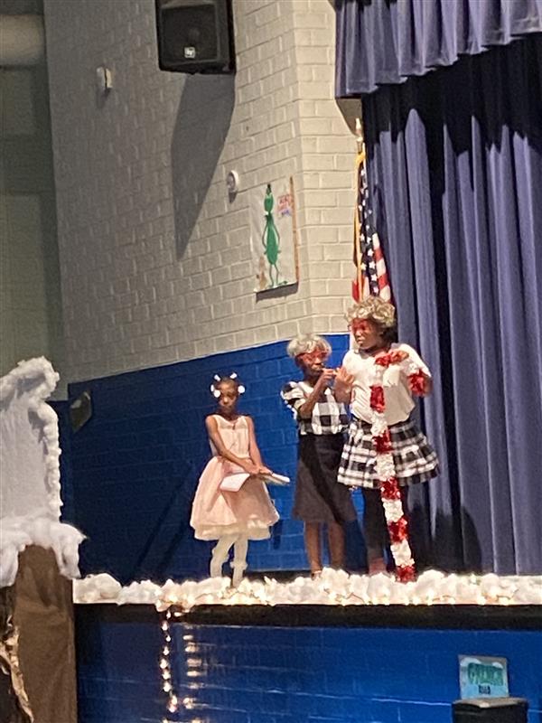 2022 Wilkinson Gardens - The Grinch